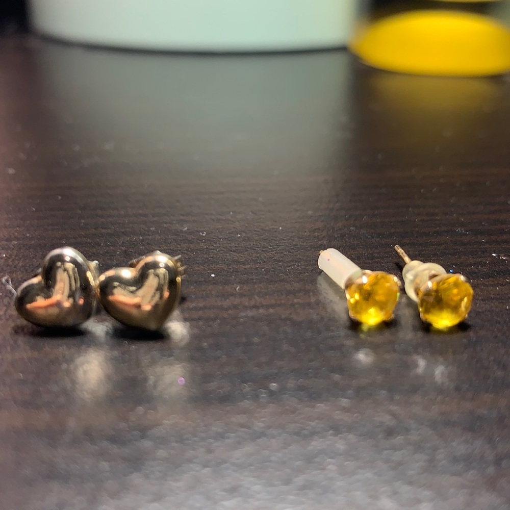 Golden yellow earrings one hearts and one diamond